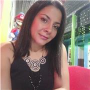 Se dictan clase de español, no soy profesora. El español es mi lengua madre, lo puedo enseñar como me lo enseñaron en la escuela